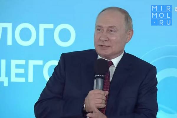 Владимир Путин провел встречу со школьниками в рамках II Просветительского марафона «Новое Знание»