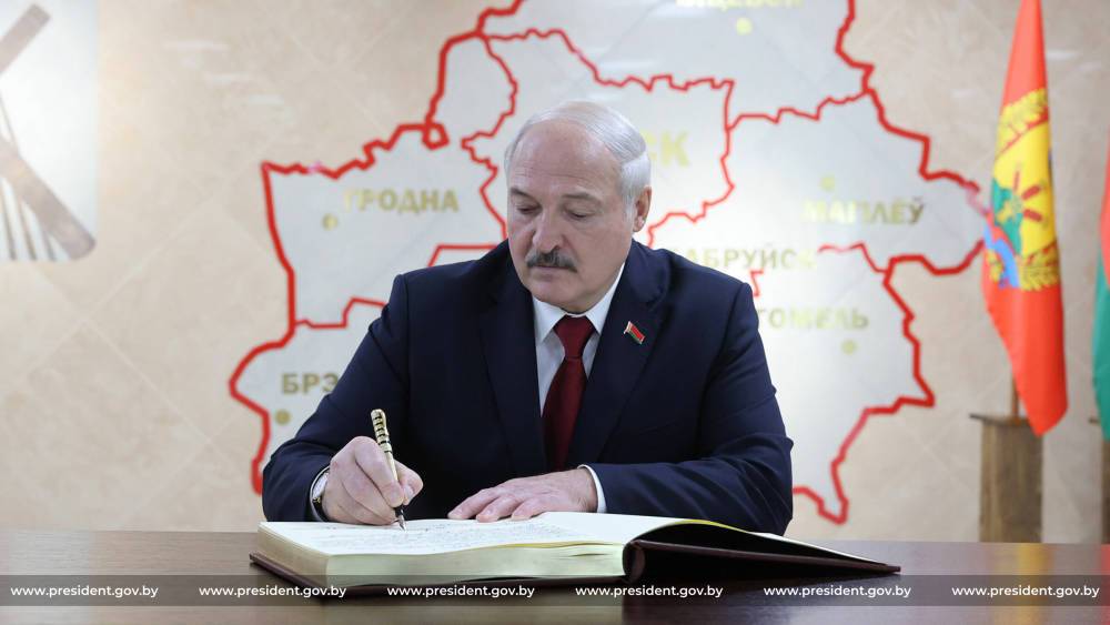 Лукашенко заявил об исключительно оборонном характере учений «Запад-2021»
