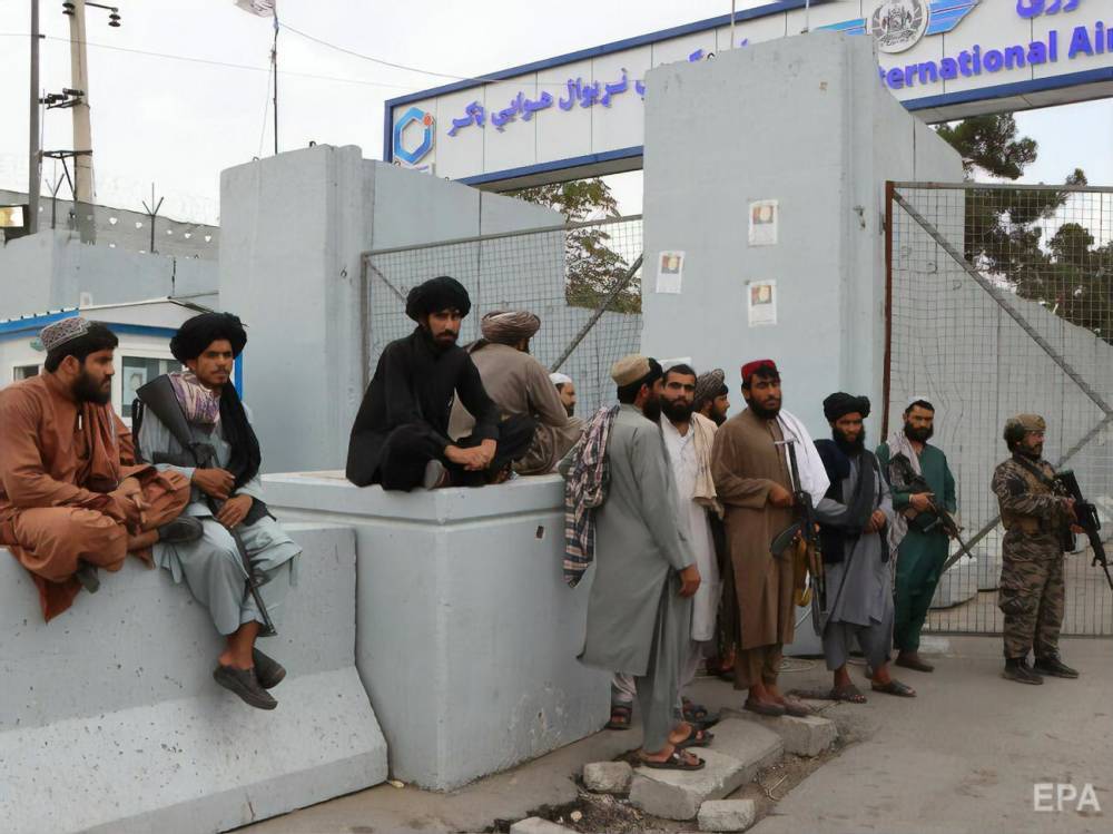 Великобритания ведет прямые переговоры с "Талибаном" для безопасной эвакуации своих граждан из Афганистана