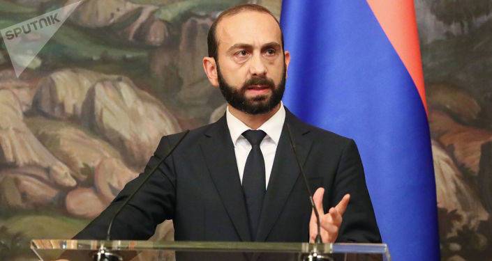 Ереван готов возобновить переговоры с Баку по Карабаху на основе равноправия - Мирзоян