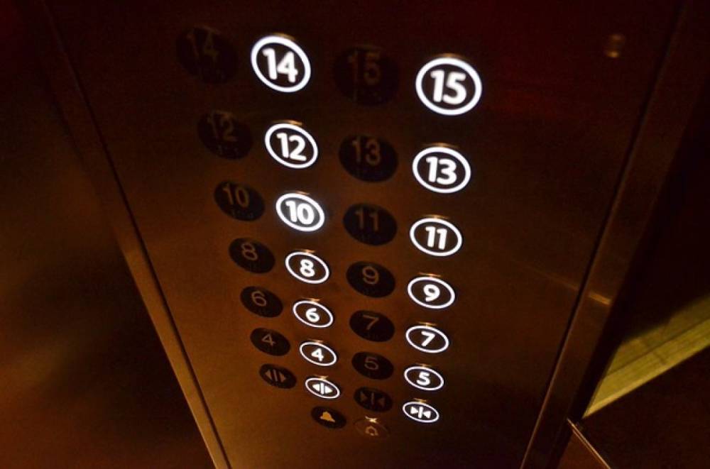 В Одинцово сорвался лифт с женщиной и младенцем
