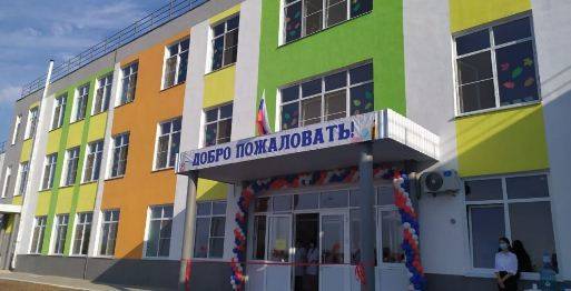 В Астраханской области губернатор Игорь Бабушкин открыл две новые школы в День знаний