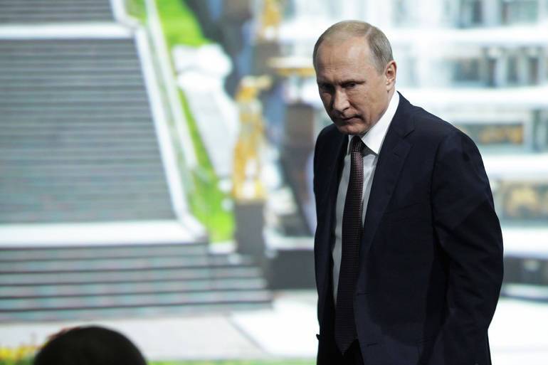 Путин не приедет в Петербург на похороны Зиничева
