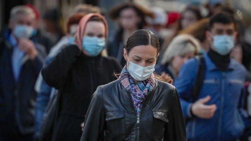 Доктор Комаровский: маски пропускают вирус, но носить их все равно нужно