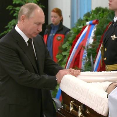 Путин приехал почтить память трагически погибшего главы МЧС
