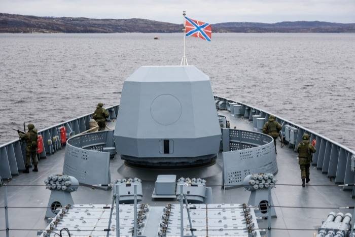 Северный флот в ходе учений отрабатывает оборону Арктики