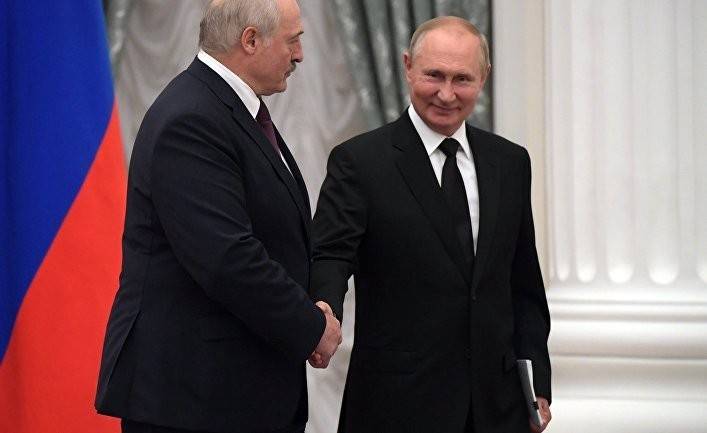 NYT: Путин бросил Лукашенко новый спасательный круг
