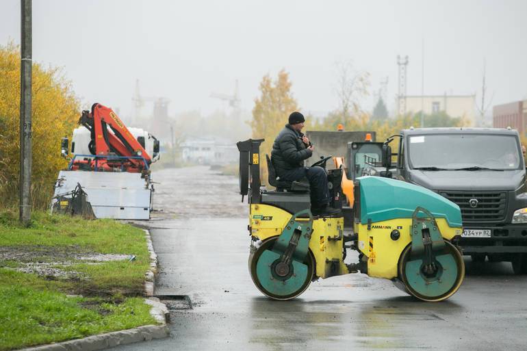 В Петергофе введут ограничения движения из-за дорожных работ