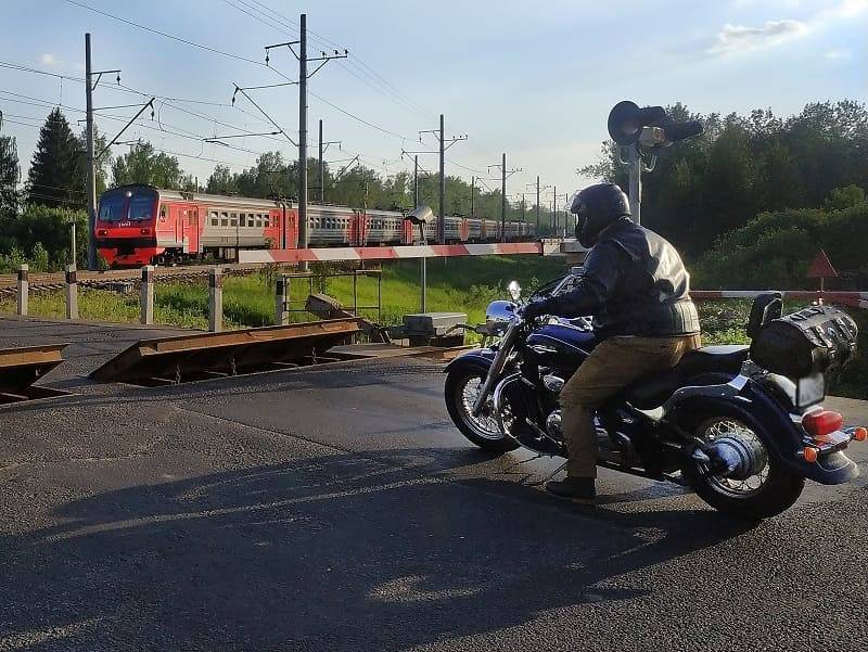 В Смоленской области на 4 дня ограничат движение авто на двух ж/д переездах