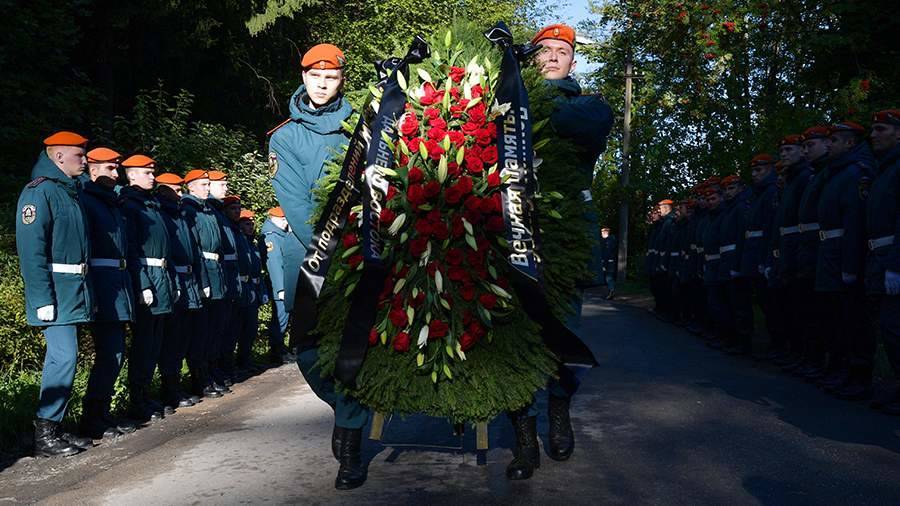 В Санкт-Петербурге похоронили главу МЧС Евгения Зиничева