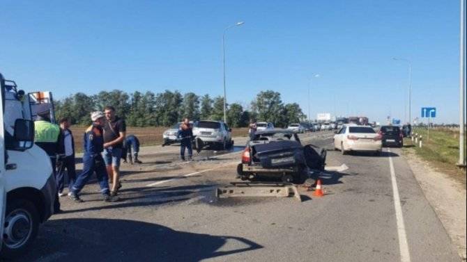 20-летний водитель пострадал в массовом ДТП в Ростовской области