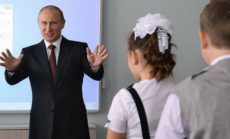 Путин поручил: у российских школьников появится новый урок