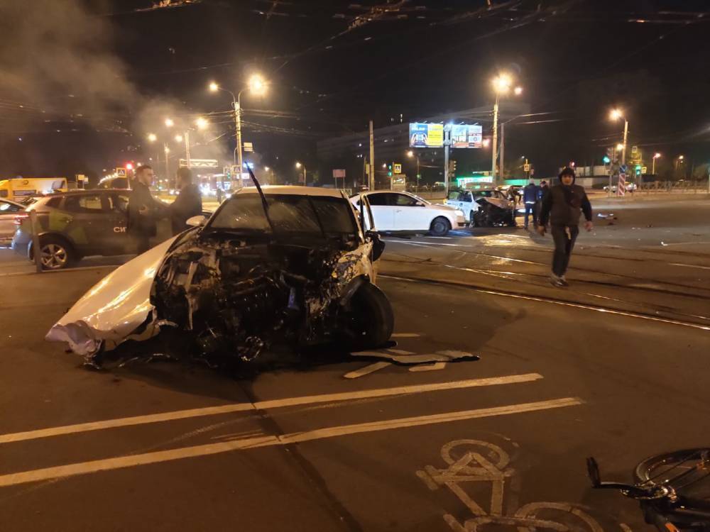 На севере Петербурга полиция преследовала каршеринговый автомобиль