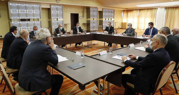 Пашинян провел новое заседание с участием внепарламентских партий