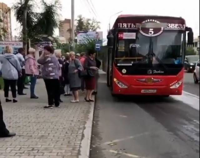 Мусульмане раскритиковали водителей, высадивших из автобусов ради намаза пассажиров в Хабаровске