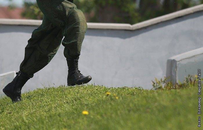Вооруженный солдат сбежал из части в Кировской области