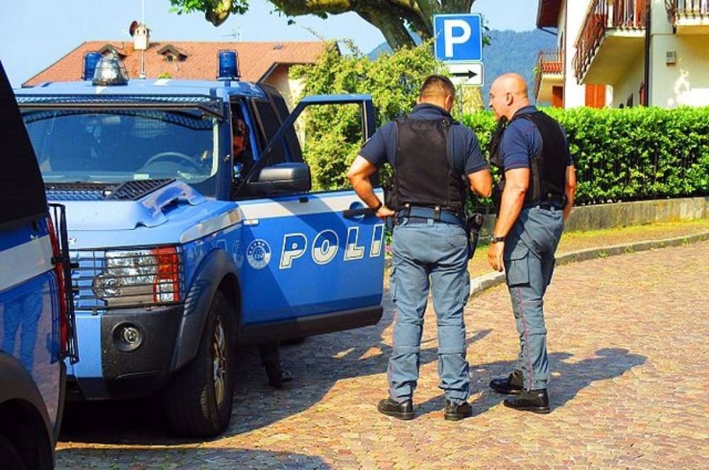 В Италии в результате вооружённого нападения пострадали пять человек