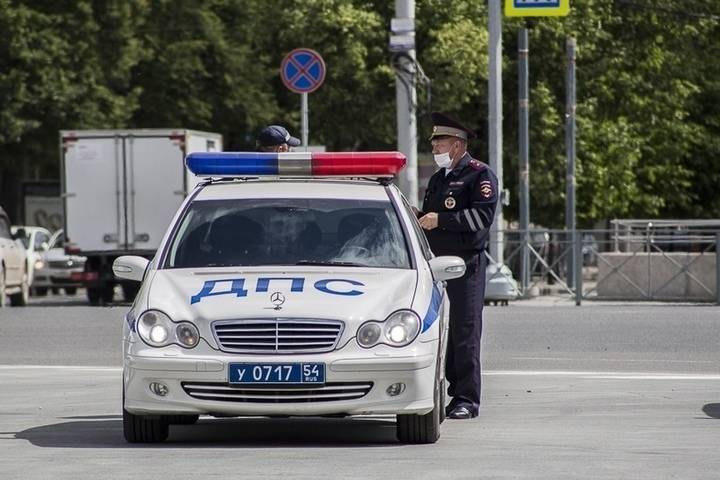Водитель грузовика Scania насмерть сбил пешехода под Новосибирском