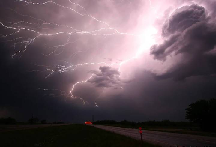 На территории Ленобласти объявили штормовое предупреждение 12 сентября