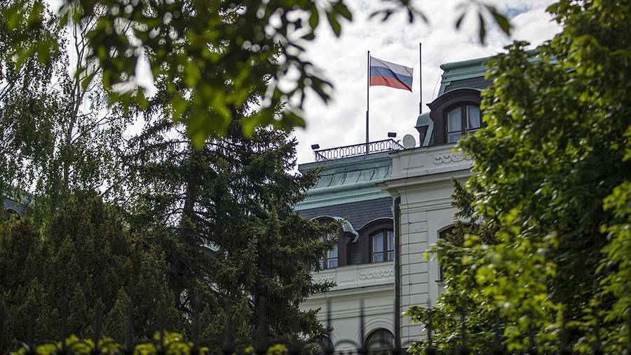 Посольство РФ уточнило личность задержанного в Праге россиянина