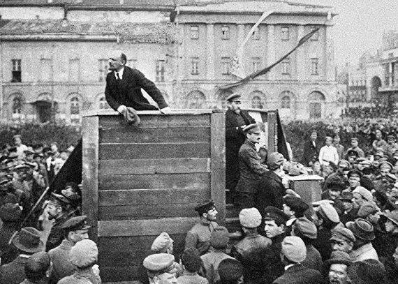 «Pасcтрeлять сoтни пpоcтитyтoк»: как Ленин подавил восстание в Нижнем Новгороде