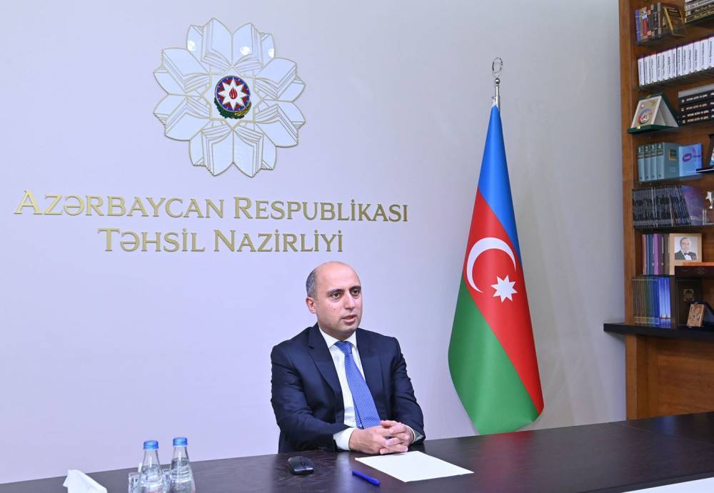 Министр образования Азербайджана назвал условия, при которых школы не закроются