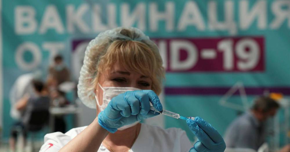 Первый компонент вакцины от COVID-19 в Москве получили 5 млн человек