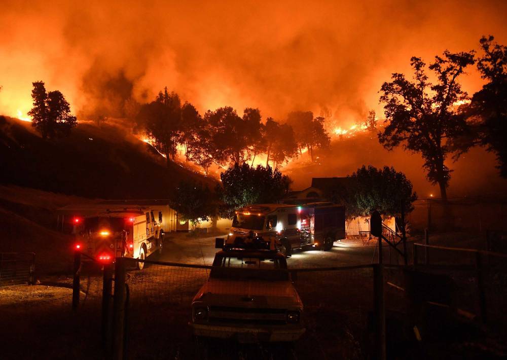 Байден распорядился оказать помощь Калифорнии из-за пожара «Калдор»