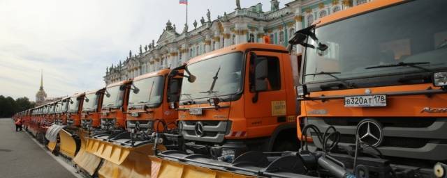 В Петербурге подготовили 459 единиц техники и 920 работников к возможной непогоде
