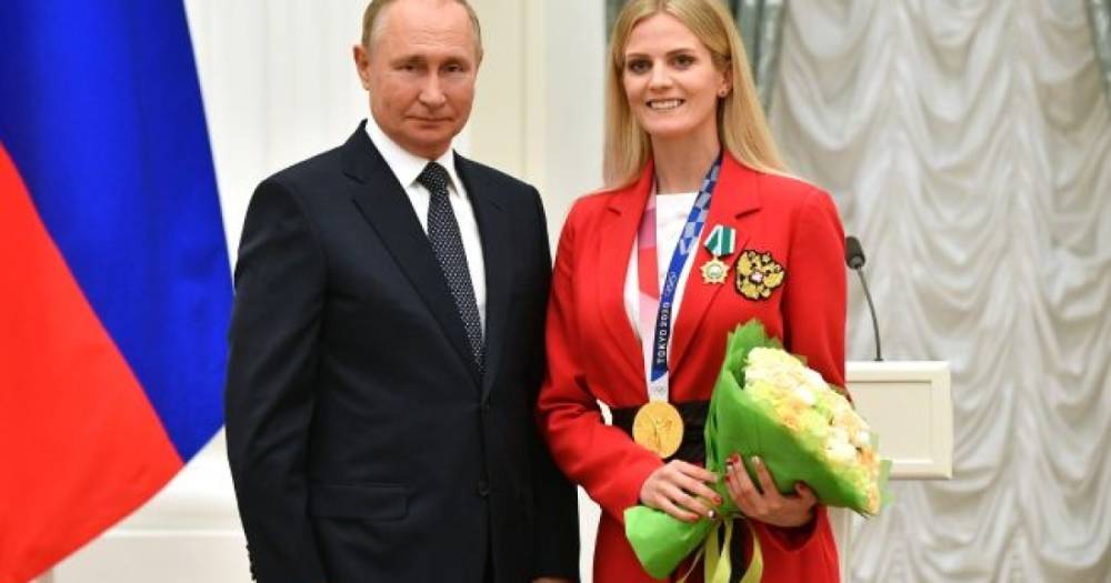 "Счастлива стоять с вами": Спортсменка родом из Донецка похвастала фото с Путиным