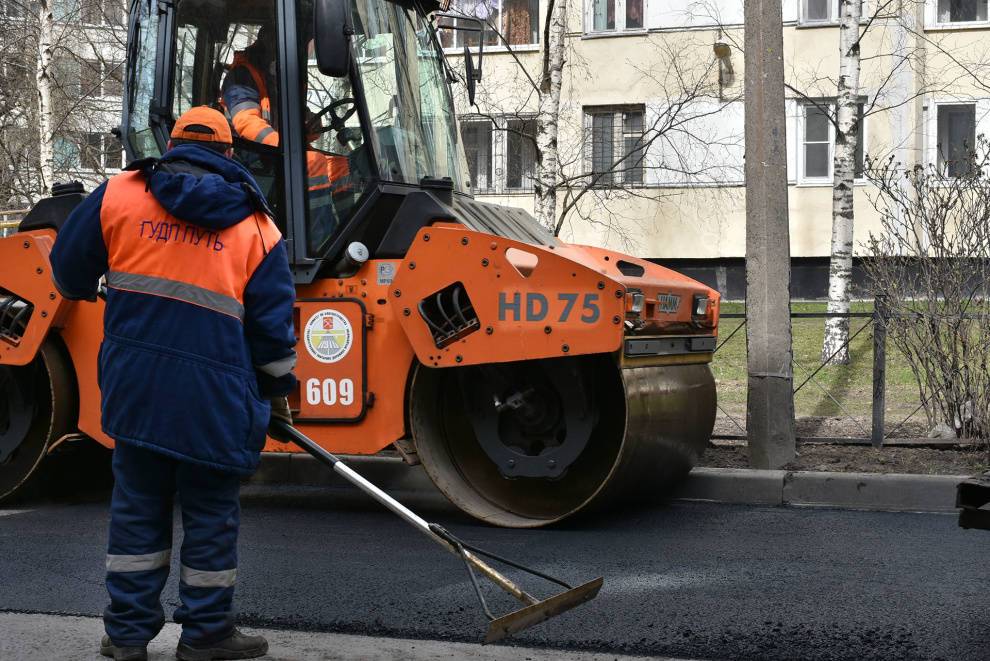 Улицу Юты Бонадровской капитально отремонтируют в Новом Петергофе
