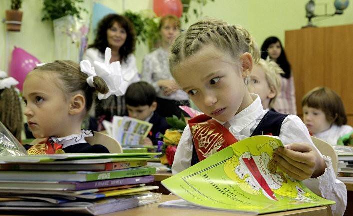 Главред: украинцев захотели лишить грамотности