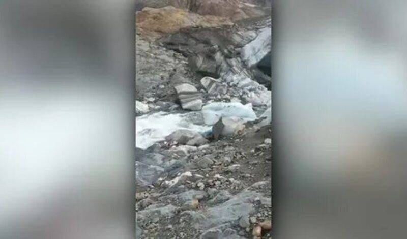 Число погибших при сходе ледника в Домбае выросло до двух