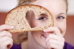 Диетологи шокировали: хлеб нужно есть при похудении