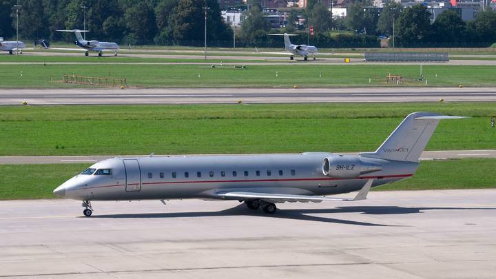 Самолет из Йошкар-Олы в Москву вернулся в аэропорт из-за отказа двигателя