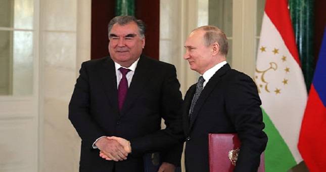 Более 20 документов будут подписаны в ходе визита Путина в Душанбе