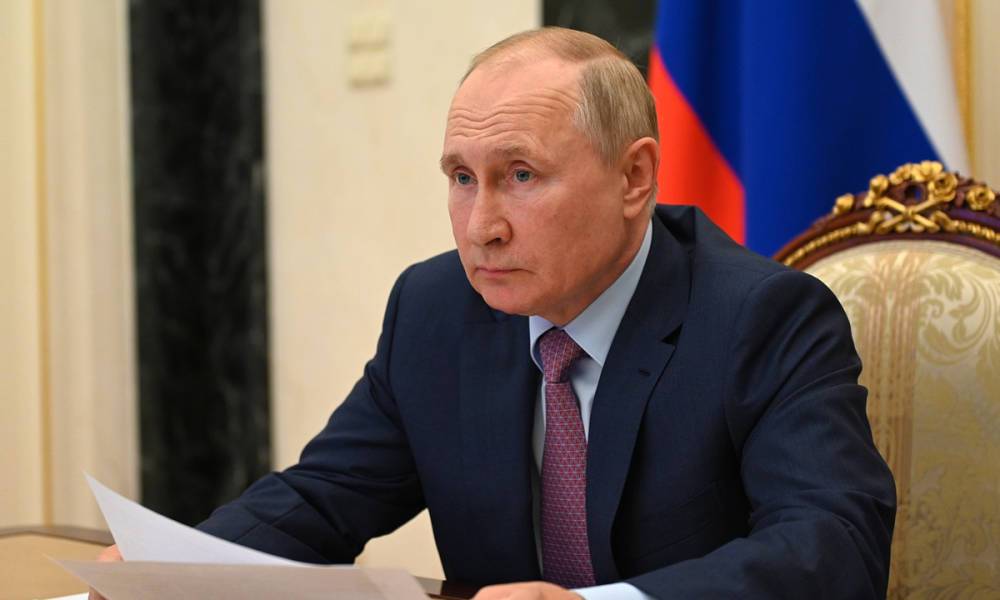 Путин рассказал о десятках заболевших ковидом в своем окружении