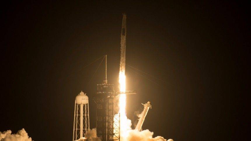SpaceX отправляет на орбиту Dragon с туристами в рамках миссии Inspiration4