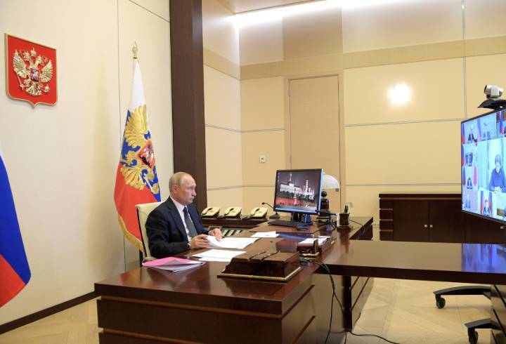 Владимир Путин: Надеюсь, что в жизни «Спутник» покажет свои высокие параметры по защите от COVID-19