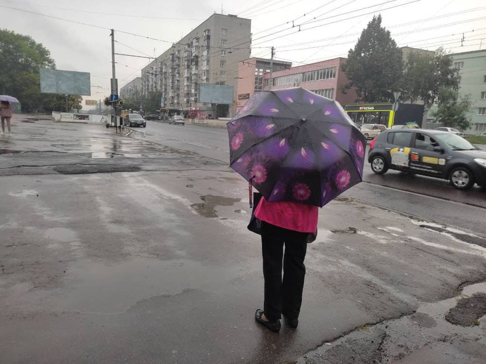 Циклон накроет часть Украины дождями с грозами: в каких областях ухудшится погода