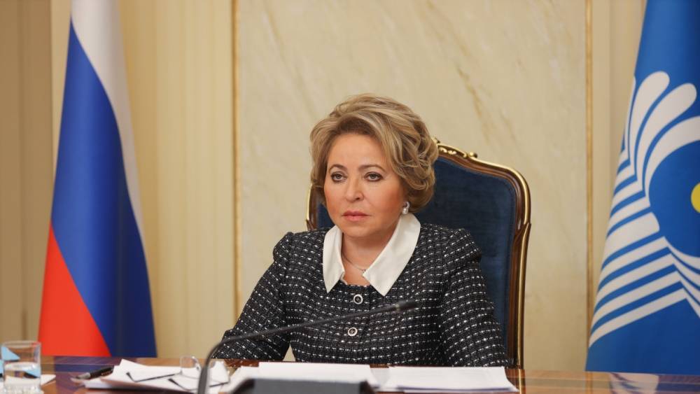 Матвиенко приняла участие в голосовании на выборах в Госдуму в Петербурге