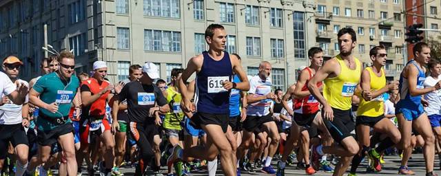 Около тысячи спортсменов примут участие в новосибирском полумарафоне Раевича
