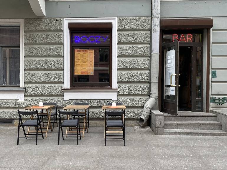 Рестораторы Петербурга жалуются на нехватку кадров