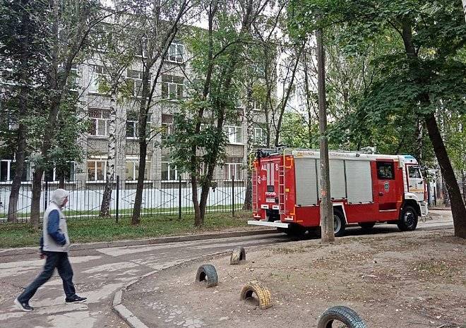 В МЧС прокомментировали появление пожарного автомобиля около рязанской школы