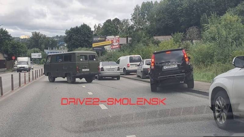 В Смоленске из-за ДТП образовалась полуторакилометровая пробка