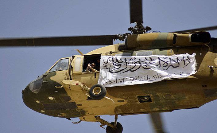 Daily Mail (Великобритания): талибы* на парадах победы похвастались десятками единиц американской бронетехники и даже вертолетами