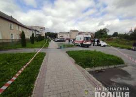 Мужчина скончался на школьной праздничной линейке в Виннице