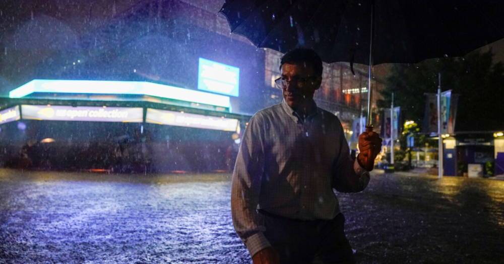 Нью-Йорк накрыл мощный ураган “Ида”: город затопило и обесточило, есть погибшие и много пострадавших