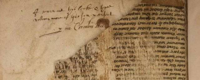 В Центральной библиотеке Бристоля нашли 800-летнюю рукопись легенды о волшебнике Мерлине