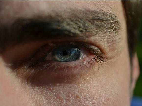 Офтальмолог Дементьев рассказал, как дома проверить себя на наличие глаукомы